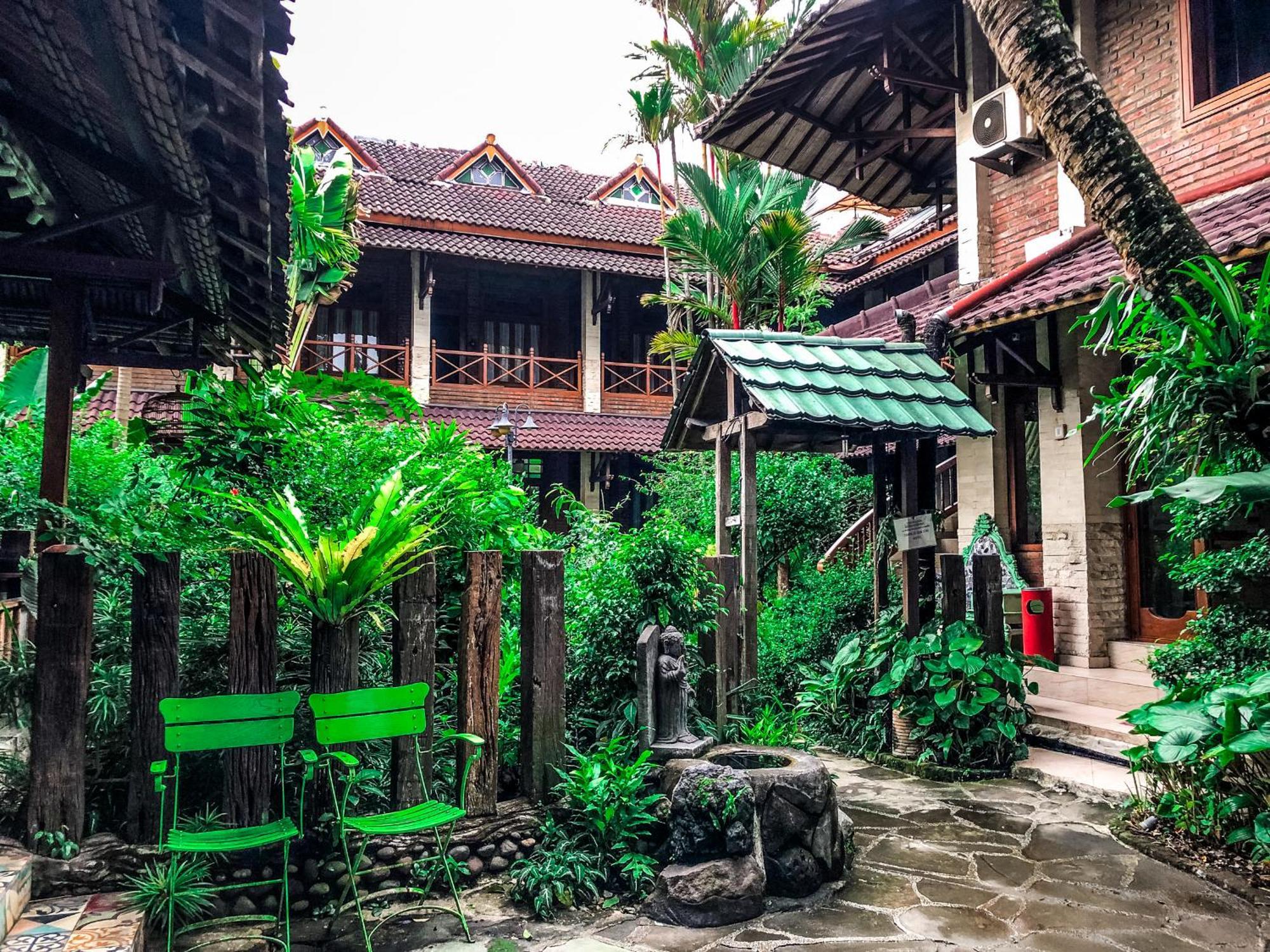 Arys Garden Hotel Yogyakarta ยอกยาการ์ตา ภายนอก รูปภาพ