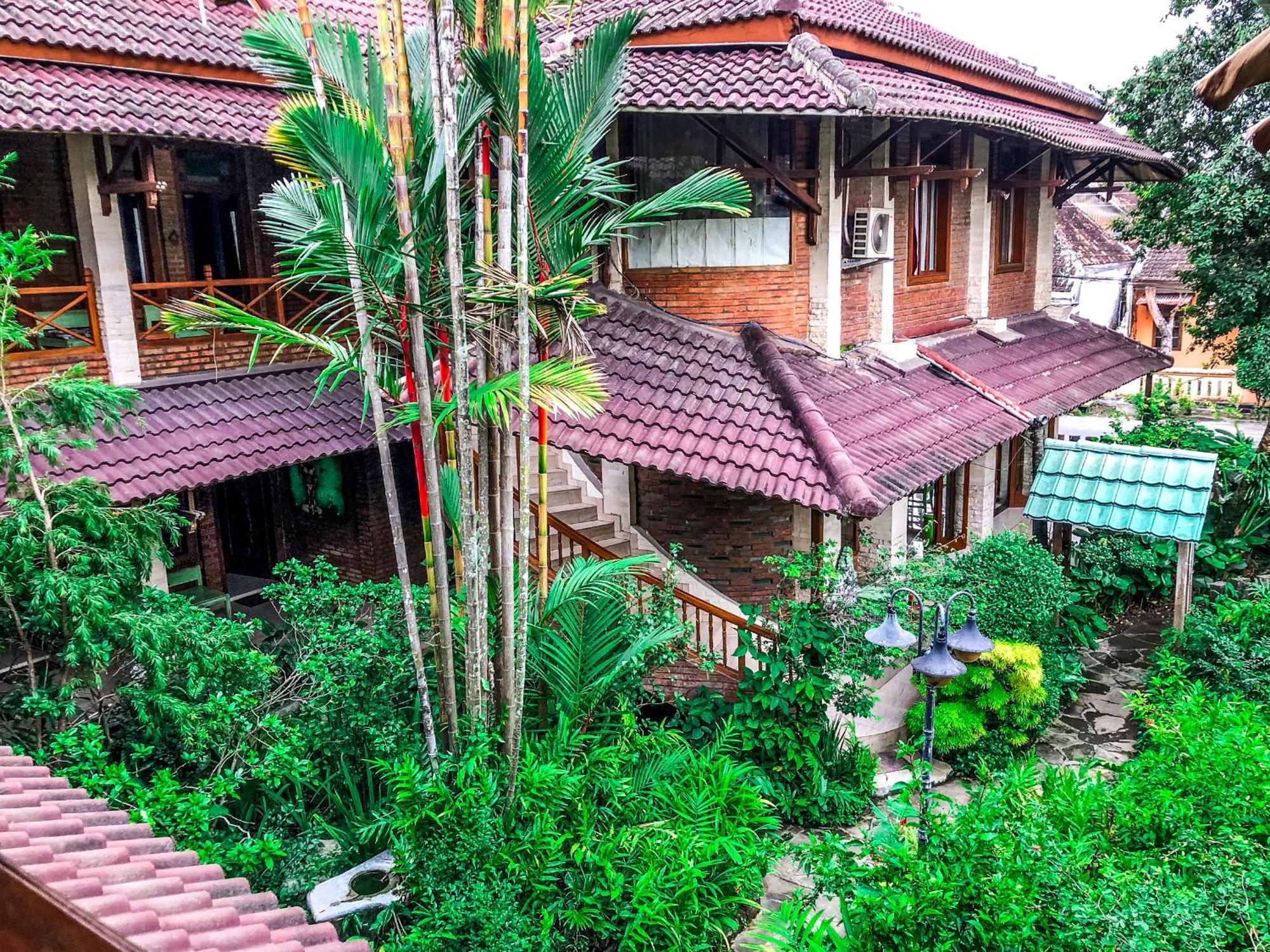 Arys Garden Hotel Yogyakarta ยอกยาการ์ตา ภายนอก รูปภาพ