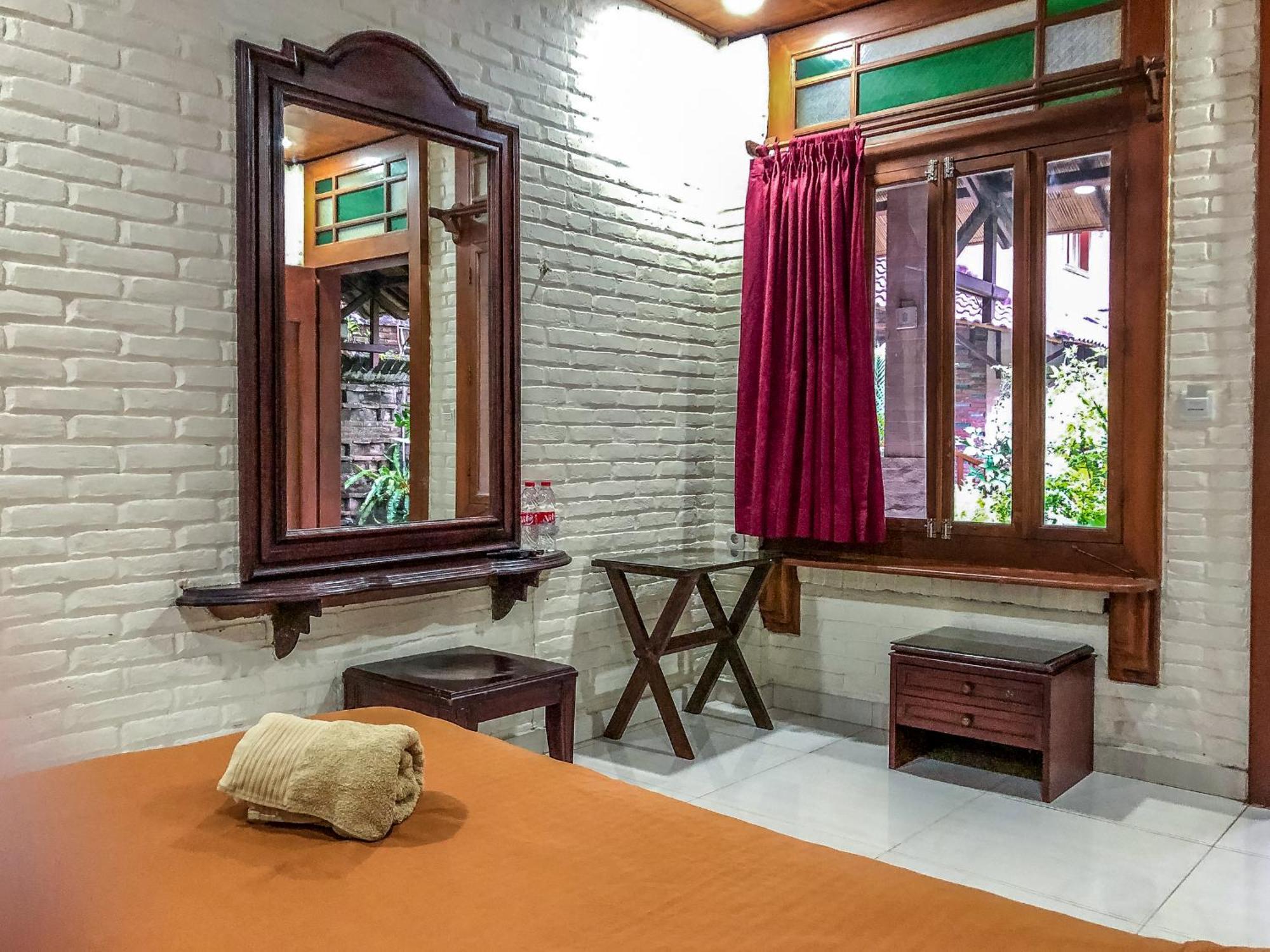 Arys Garden Hotel Yogyakarta ยอกยาการ์ตา ภายนอก รูปภาพ