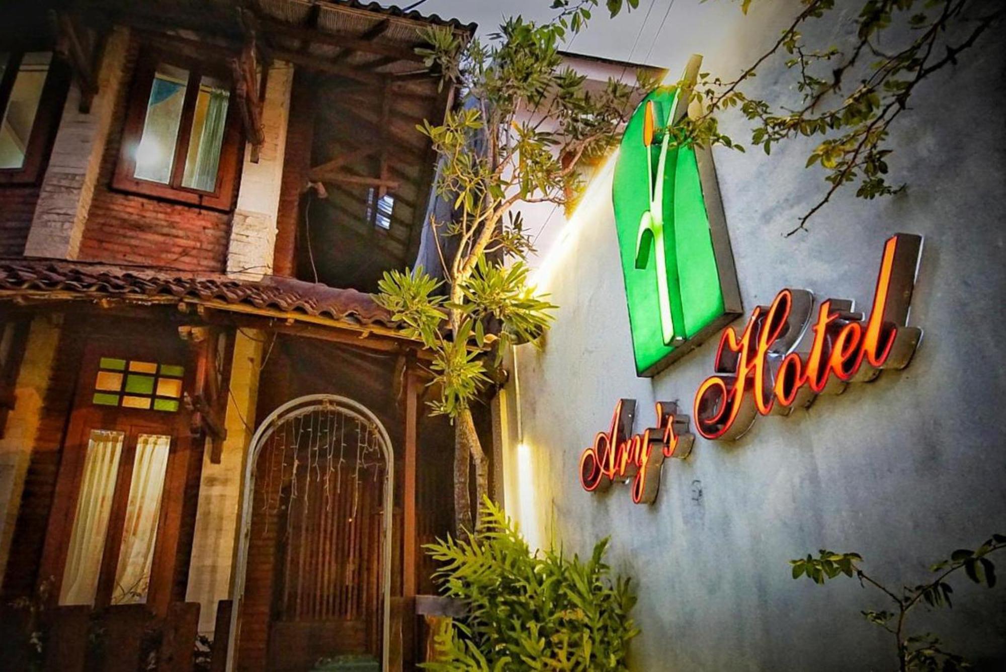 Arys Garden Hotel Yogyakarta ยอกยาการ์ตา ภายนอก รูปภาพ
