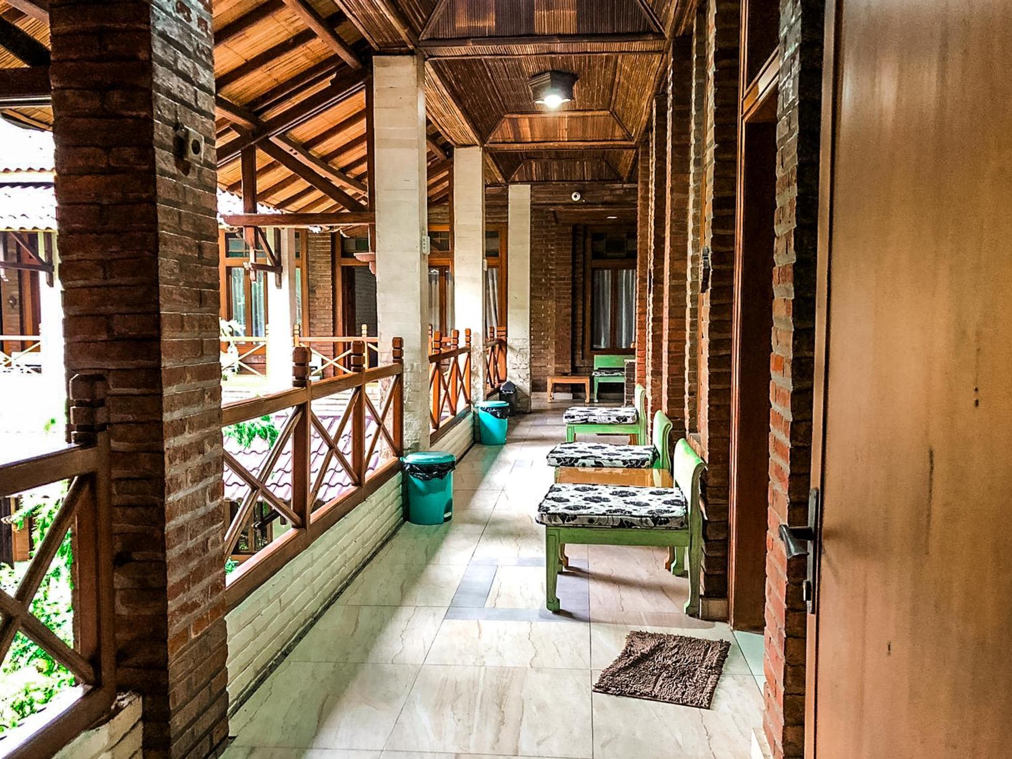 Arys Garden Hotel Yogyakarta ยอกยาการ์ตา ภายนอก รูปภาพ