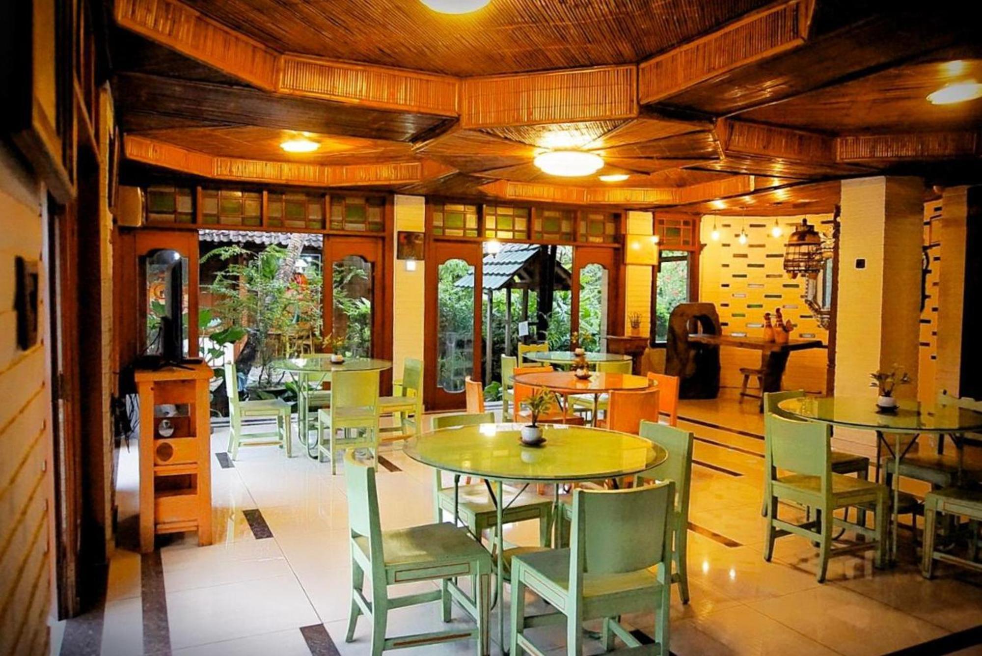 Arys Garden Hotel Yogyakarta ยอกยาการ์ตา ภายนอก รูปภาพ