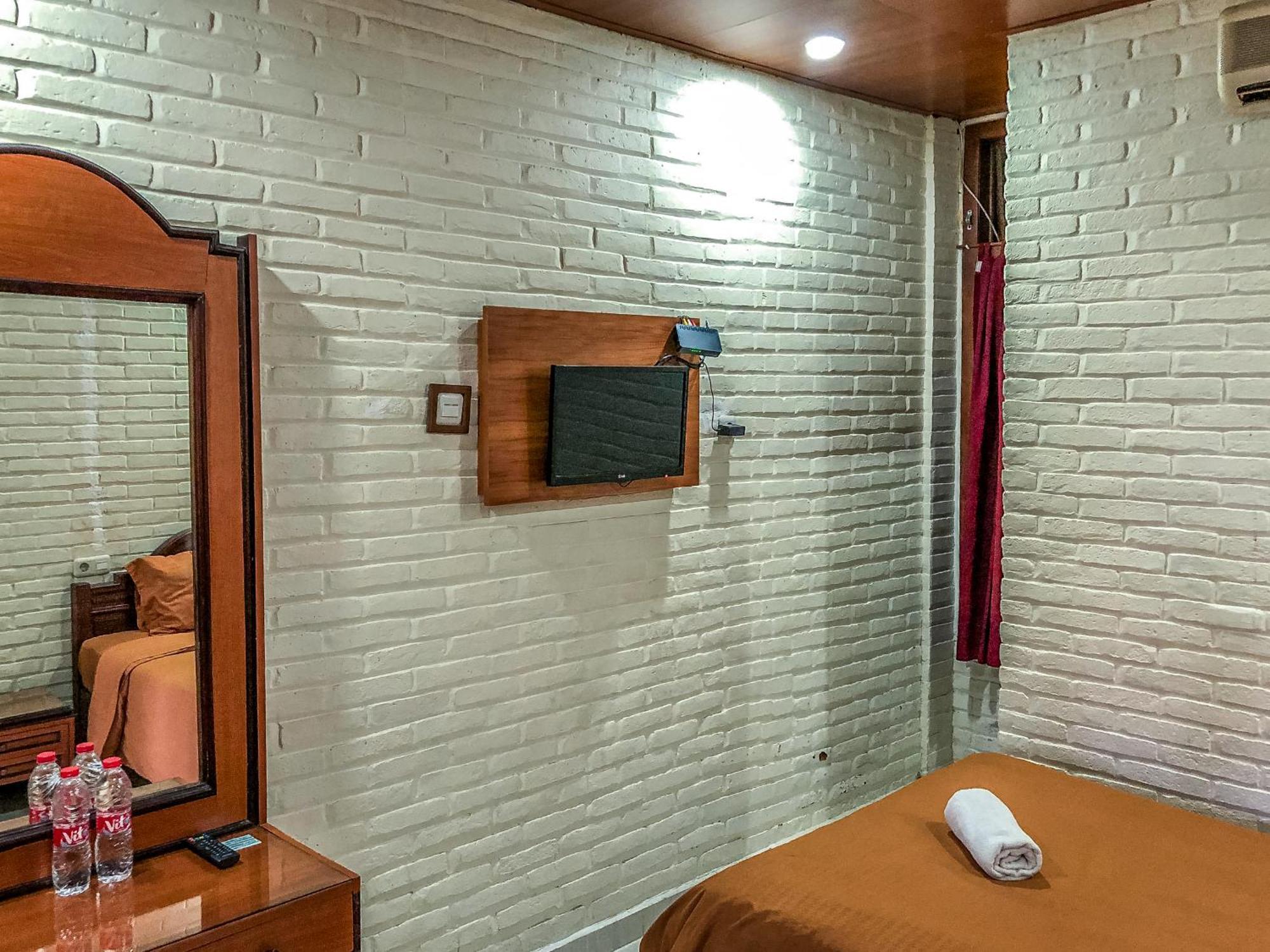Arys Garden Hotel Yogyakarta ยอกยาการ์ตา ภายนอก รูปภาพ